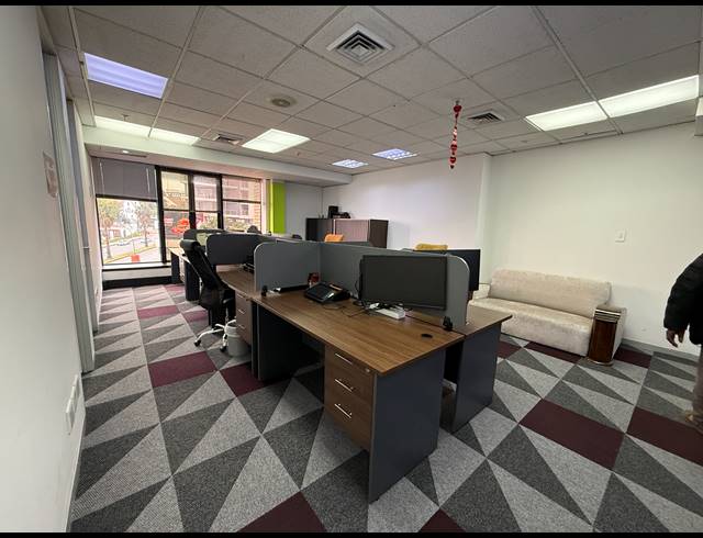 4,695M² OFFICE TO LET IN ROSEBANK